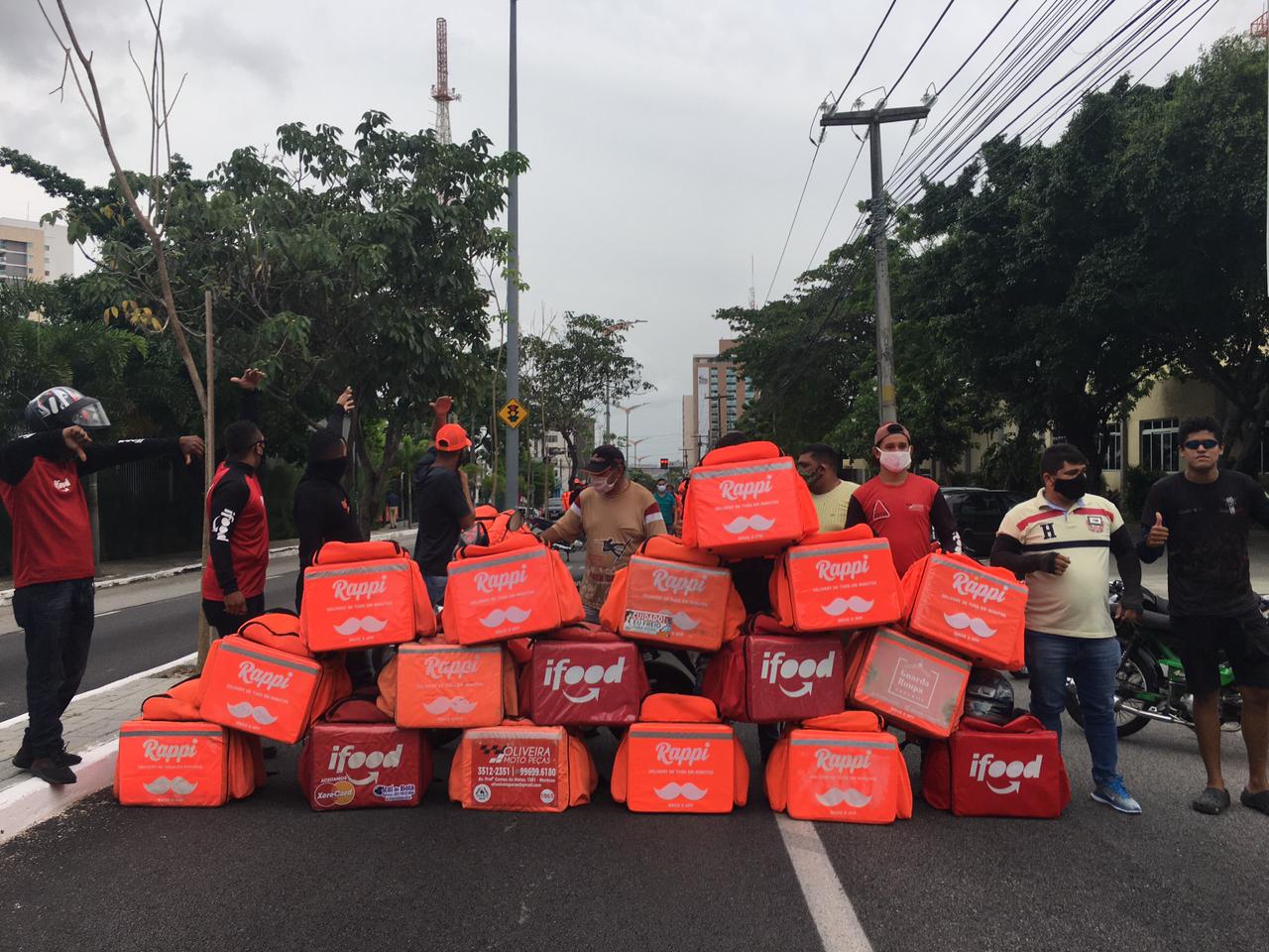 São pautas trazidas pela categoria Taxas mínimas de R$ 5 para entregadores que utilizam bicicletas e R$ 6 para motociclistas; Taxa mínima de compra de R$ 10 para farmácias e R$ 12 para mercados; Pagamento de taxa de R$ 2 para cada meia hora de espera; Pagamento de taxa de R$ 5 para cancelamento de pedidos; Pagar o deslocamento para estabelecimento e R$ 1,50 para km rodado. Não entrar em condomínios para evitar o risco de contaminação pela Covid-19;