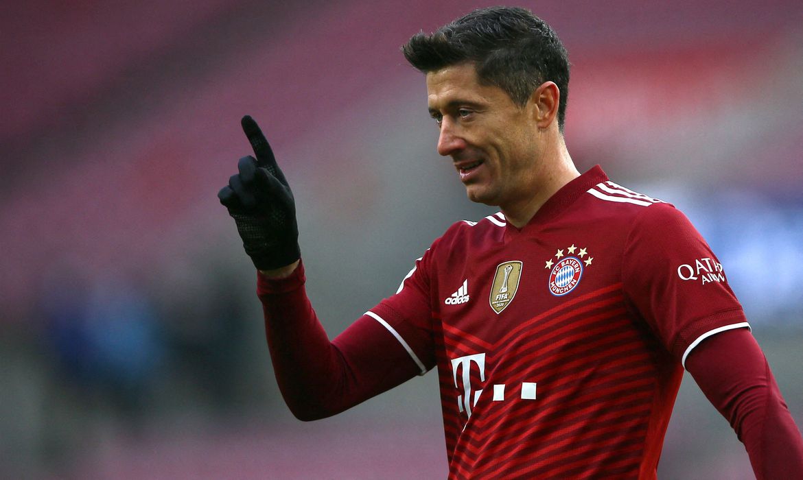 Lewandowski é eleito o melhor jogador de futebol do mundo pela FIFA - GQ