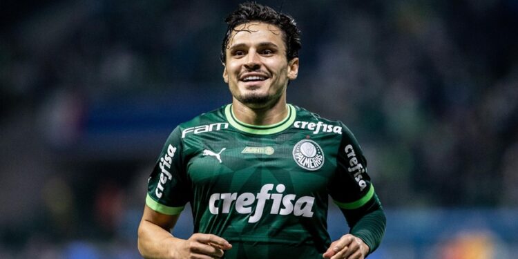 Enquanto Veiga ganha R$ 1 milhão no Palmeiras, salário de Arrascaeta no Flamengo é de cair da cadeira