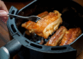 Melhor receita de torresmo para fazer rapidão na sua airfryer
