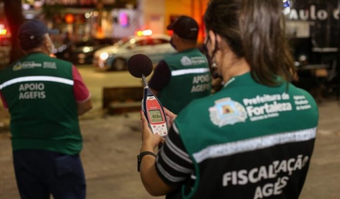 Órgão de fiscalização atende 41 ocorrências de poluição sonora no fim de semana em Fortaleza