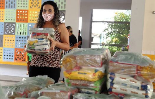 Fortaleza entrega da 4ª etapa dos kits de alimentação dos alunos da rede municipal nesta quinta (20)