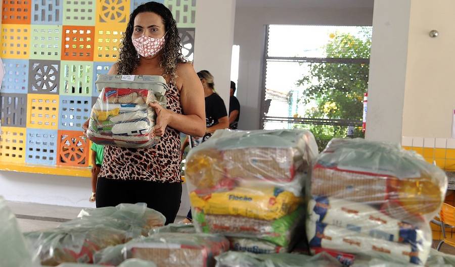 Fortaleza entrega da 4ª etapa dos kits de alimentação dos alunos da rede municipal nesta quinta (20)