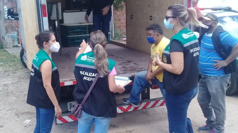 Abatedouro clandestino de aves é interditado em Fortaleza