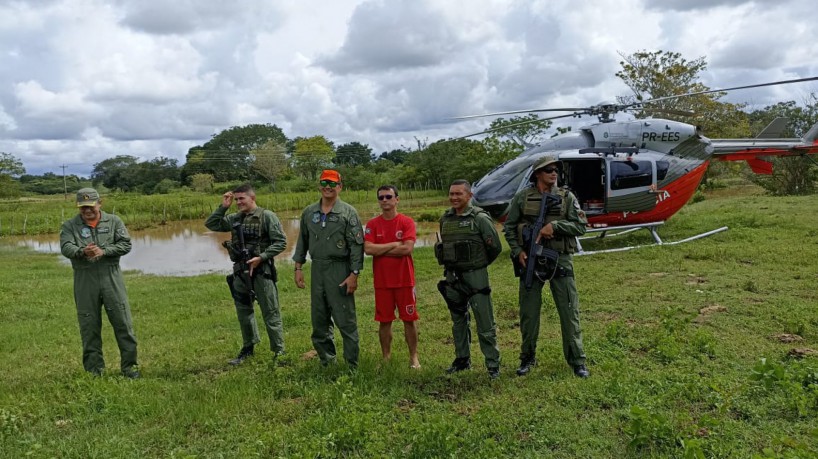 Equipes do Corpo de Bombeiros chegam ao município de Várzea Alegre para reforçar resgate de moradores