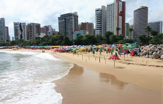 Vai dar praia: 20 trechos da orla estão próprios para banho em Fortaleza