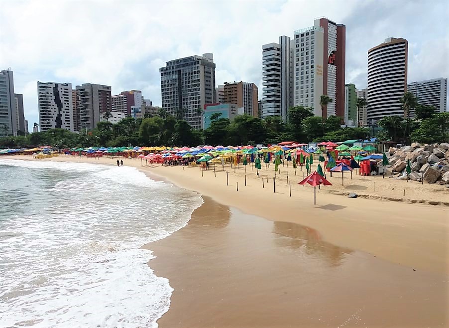 Vai dar praia: 20 trechos da orla estão próprios para banho em Fortaleza