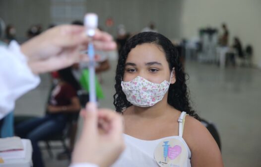 Repescagem para crianças que perderam a vacina contra Covid segue até este domingo (23) em Fortaleza