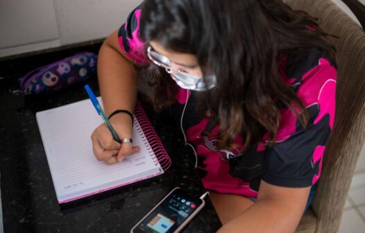 Estudantes de todo o Ceará devem voltar para as aulas remotas a partir desta sexta-feira (19)