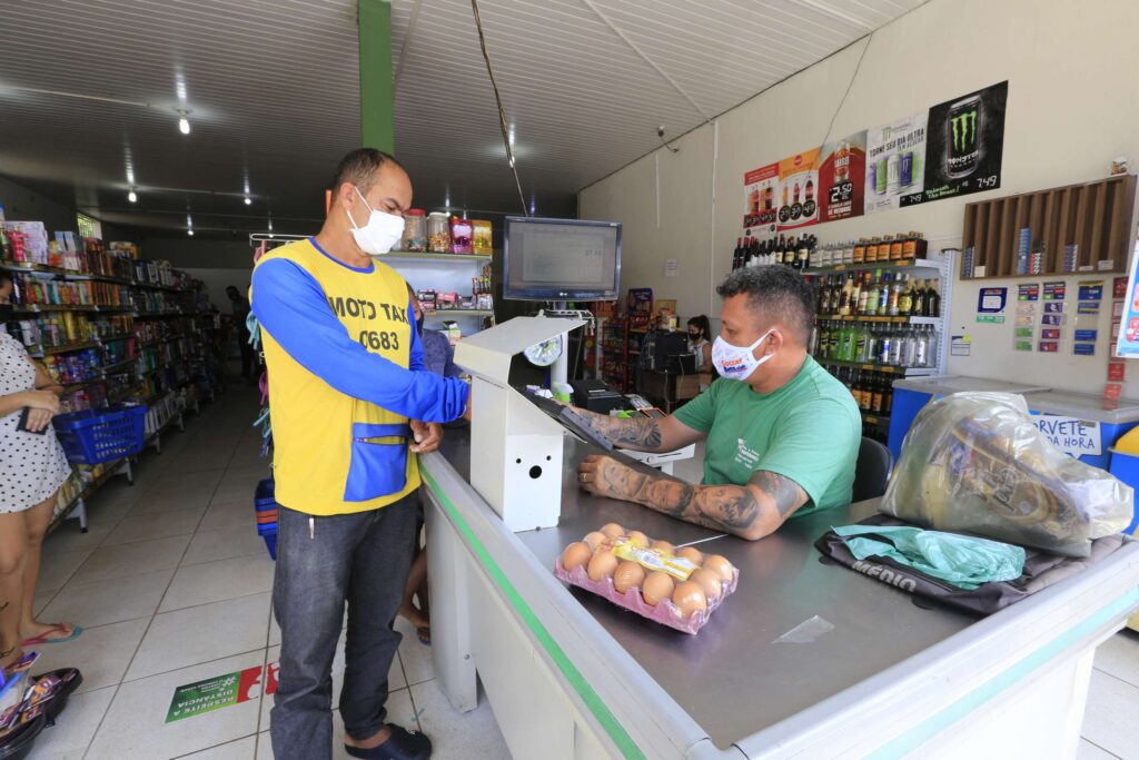 Auxílio Cesta Básica: trabalhadores podem solicitar o benefício a partir da sexta-feira (30)