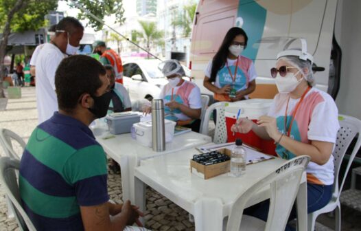 Mutirão para vacinar pessoas em situação de rua contra Covid e Influenza recomeça na segunda-feira (10), em Fortaleza