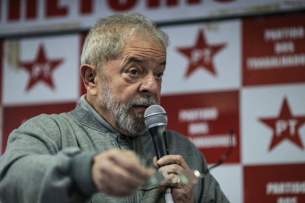Lula diz que será candidato se for necessário pra tirar Bolsonaro
