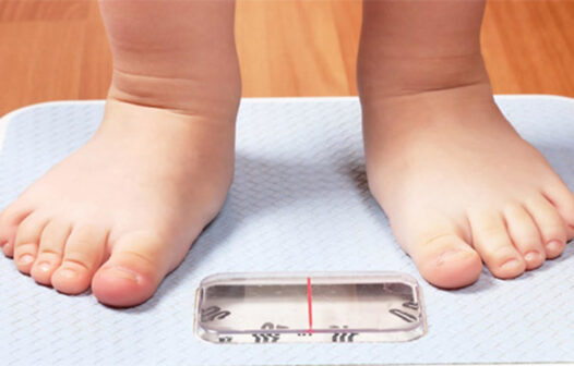 Obesidade infantil: Como falta de rotina impacta na saúde das crianças