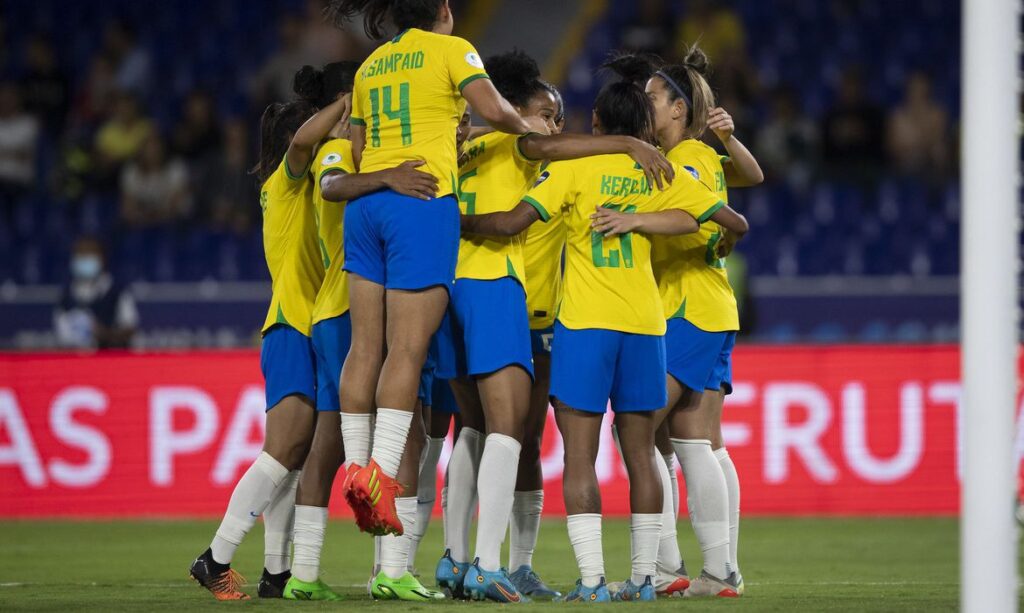 Seleção brasileira goleia o Peru por 6 a 0 antes das semifinais da Copa América feminina