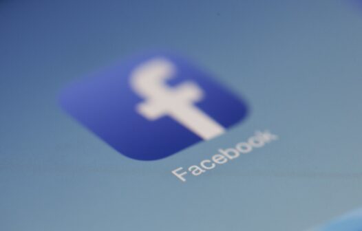 Mark Zuckerberg perde quase US$ 7 bilhões em dia de apagão no Facebook