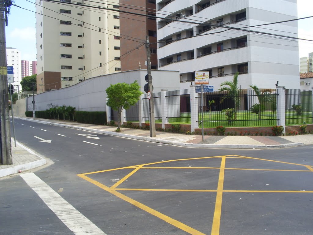 Rua Costa Barros terá trecho bloqueado a partir de hoje (27) para recuperação de galeria pluvial, em Fortaleza