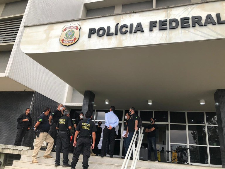 Juízes, advogados, empresários e servidores públicos são alvos de operação contra corrupção em Fortaleza