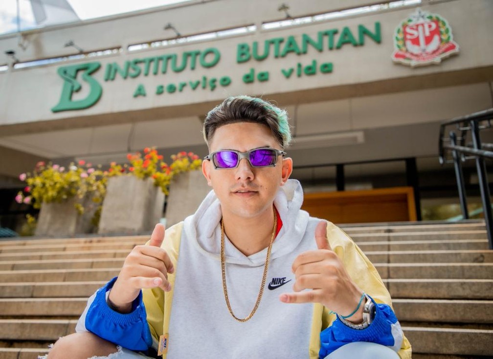 MC Fioti lança novo clipe de “Bum bum tam tam” no Instituto Butantan