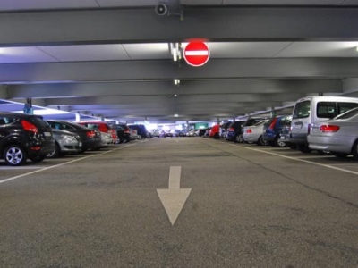 Projeto propõe indenizar consumidor por danos ao veículo em estacionamento