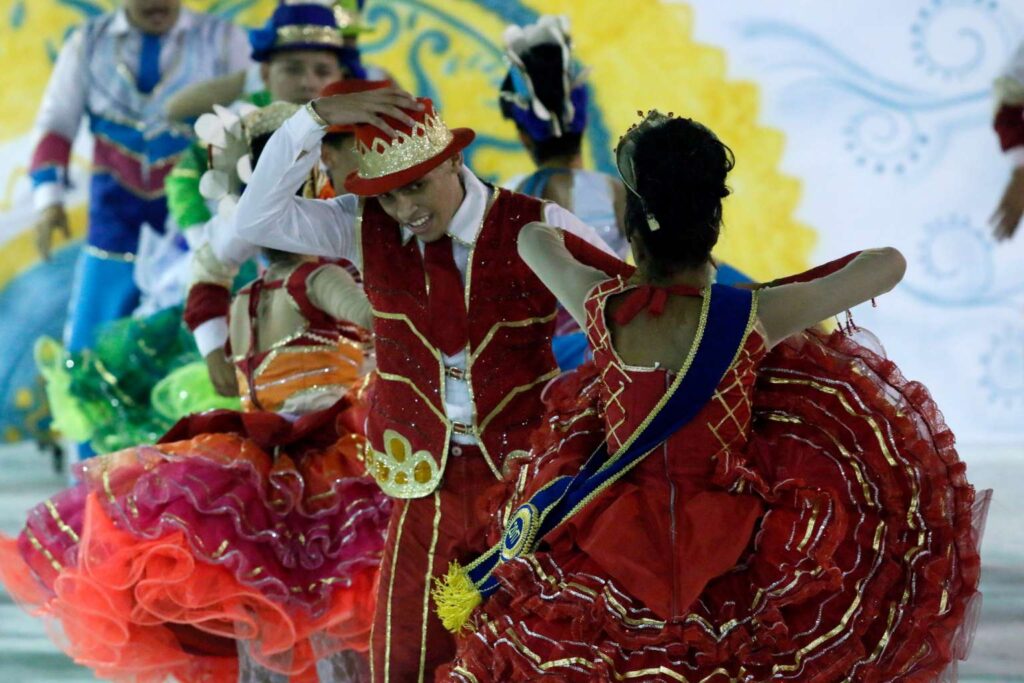 Manifestações culturais ganham espaço em festas juninas no Nordeste