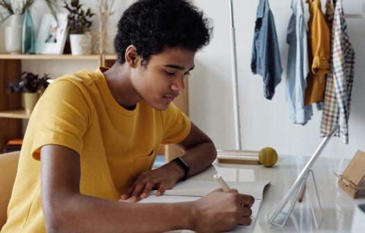 Academia Enem realiza simulado on-line