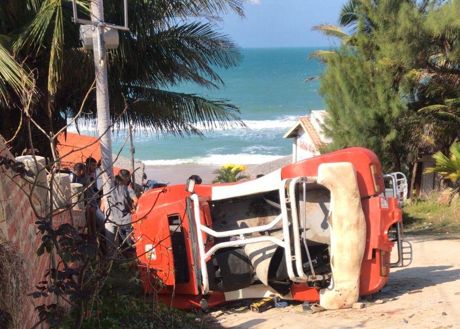 Acidente de Buggy deixa turistas de Minas Gerais feridas em Beberibe, no Ceará