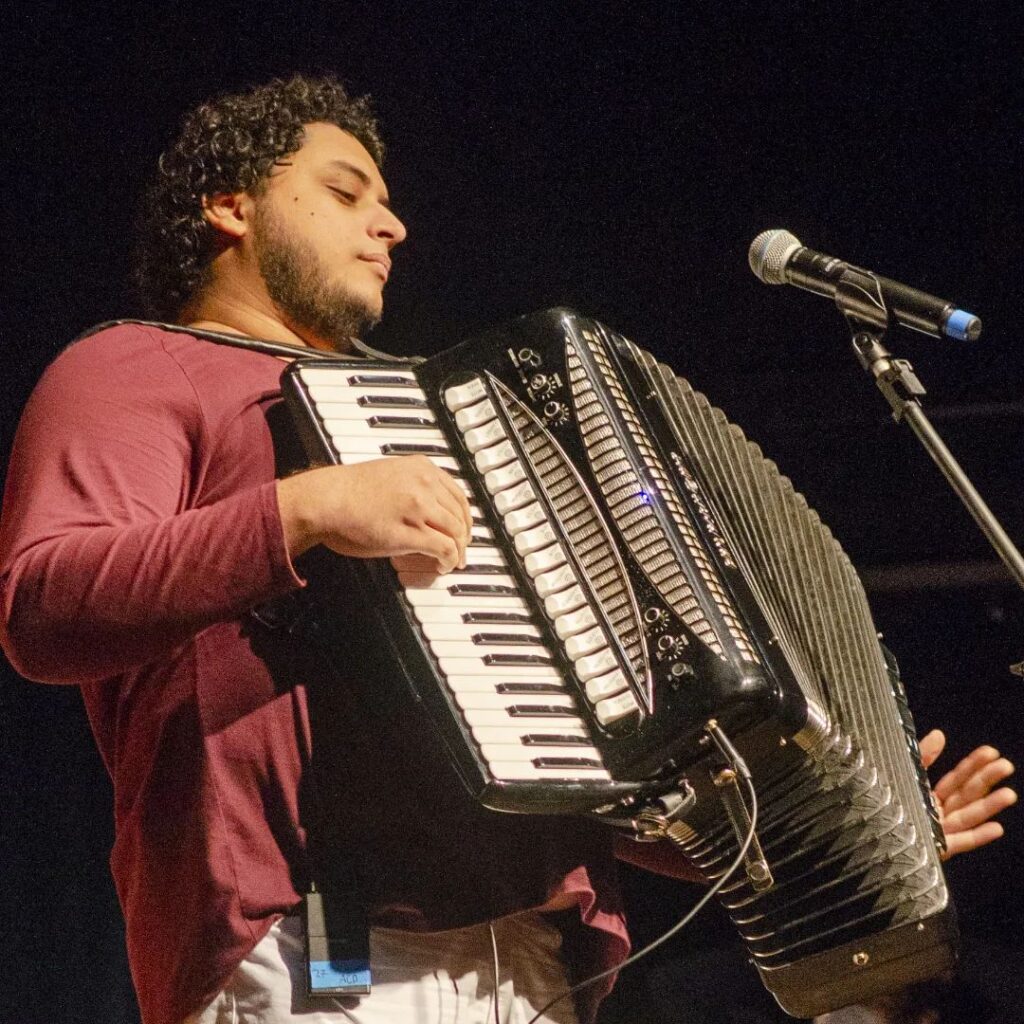 Acordeonista Freitas Filho realiza show nesta semana na Quarta Cultural