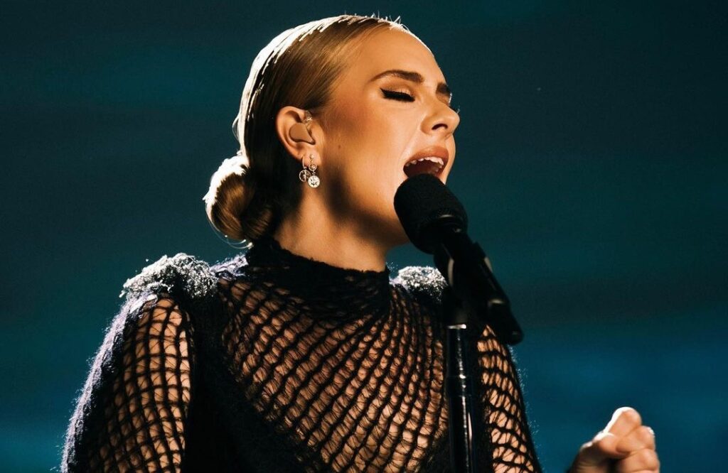 Adele é a grande vencedora do BRIT Awards 2022