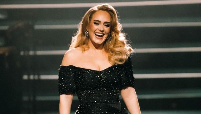 Adele pede e Spotify desativa “modo aleatório” de seu novo álbum