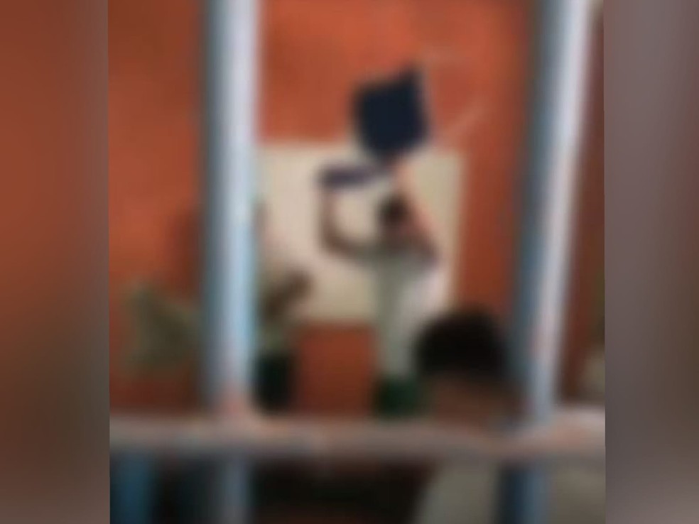 Adolescentes promovem quebra quebra em sala de aula em centro socioeducativo de Fortaleza
