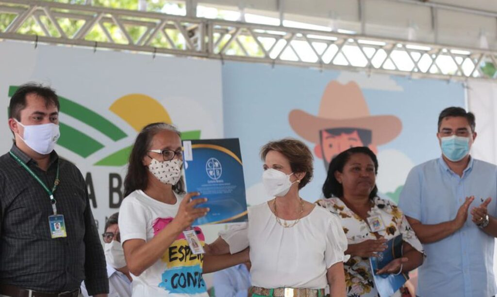 Após 17 anos de espera, agricultores de Chorozinho recebem títulos de terra do Governo Federal