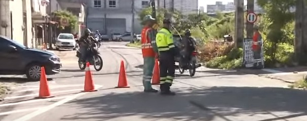 AMC implementa sentido único em rua do bairro Vila União