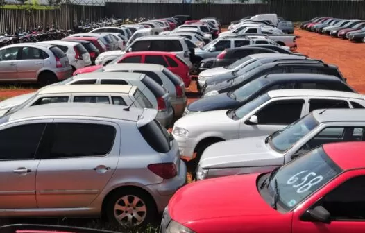 AMC realiza leilão de veículos com quase 500 lotes