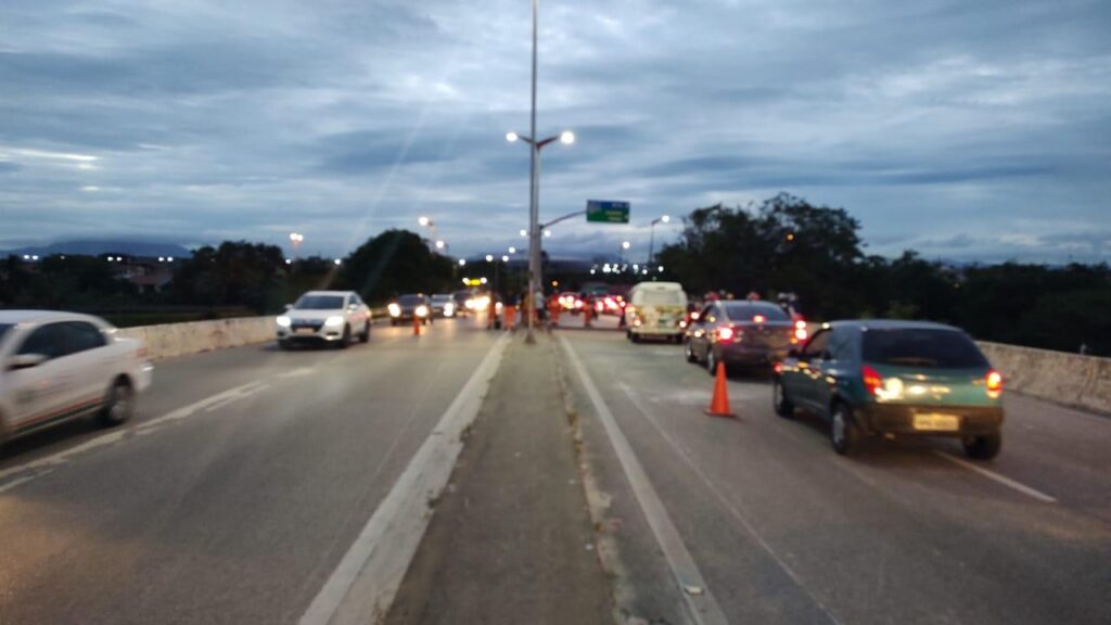 Trecho do viaduto da Av. Oliveira Paiva é liberado no sentido Castelão