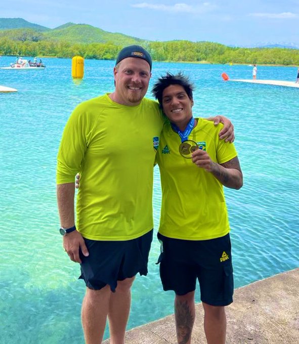 É ouro! Ana Marcela Cunha vence prova dos 5 km do Aberto da Espanha de águas abertas