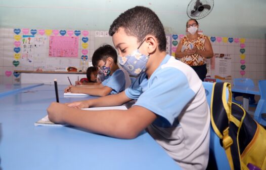 Aulas na rede pública de Fortaleza começam nesta terça-feira (1º) com 100% dos alunos presenciais