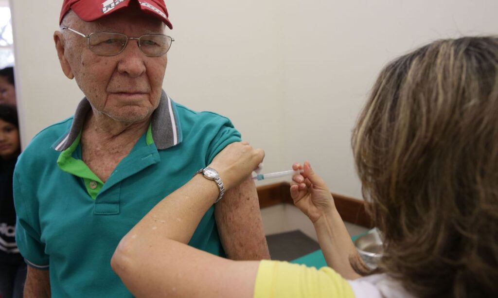 Segunda fase da vacinação contra gripe começa nesta terça (11)
