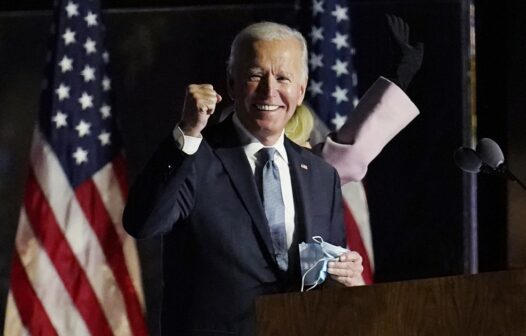 Após dia caótico, Congresso dos EUA certifica vitória de Biden