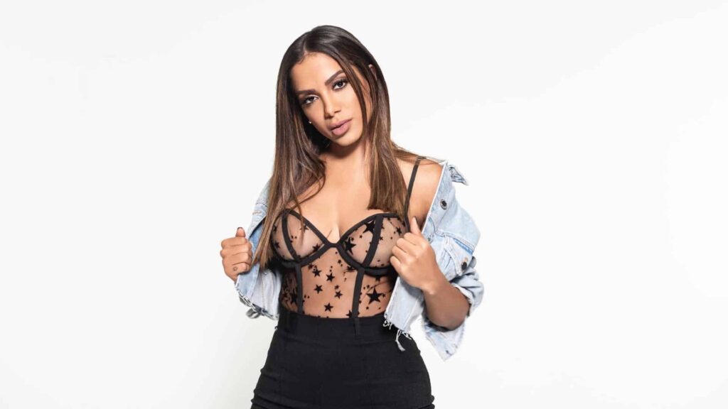 Após prêmio, Anitta manda recado para Silvio Santos: “grande fã sua”