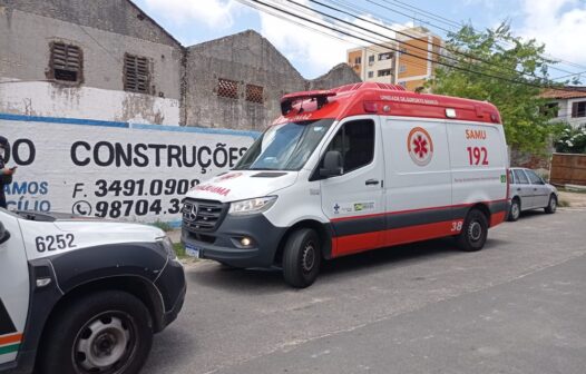 Após ser furtada, ambulância é achada abandonada em Fortaleza