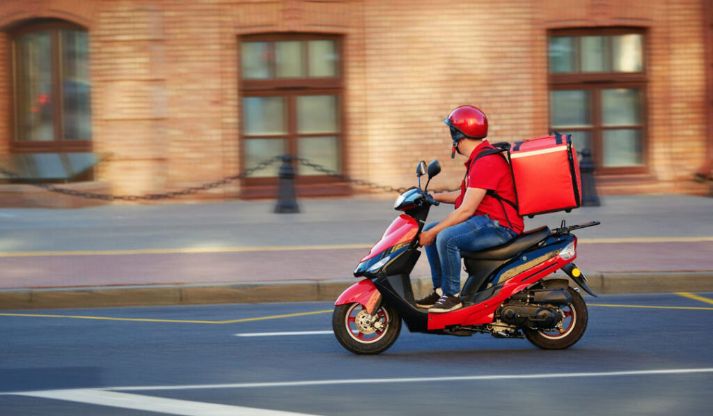 Dois em cada três entregadores de delivery preferem trabalhar como autônomos, aponta pesquisa