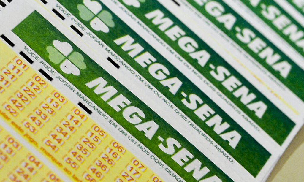 Mega-Sena acumula e paga R$ 14 milhões no próximo concurso