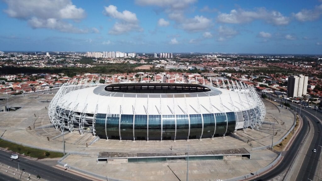 Centro de vacinação contra a Covid-19 instalado na Arena Castelão passará a funcionar em Shopping