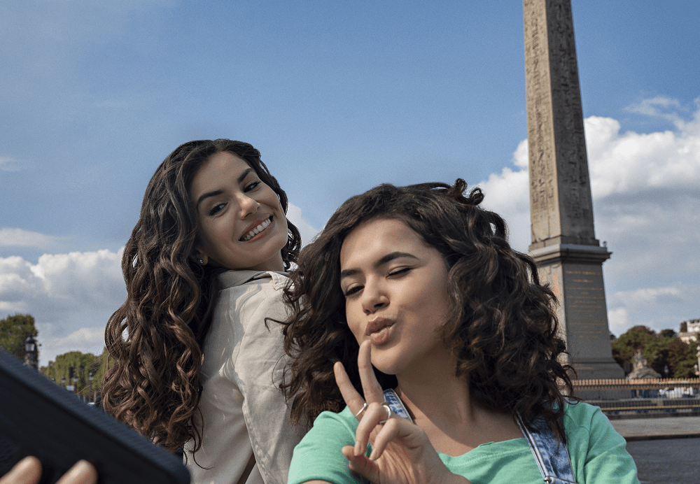 Assista: Netflix divulga trailer de De Volta aos 15, série com Maisa e Camila Queiroz