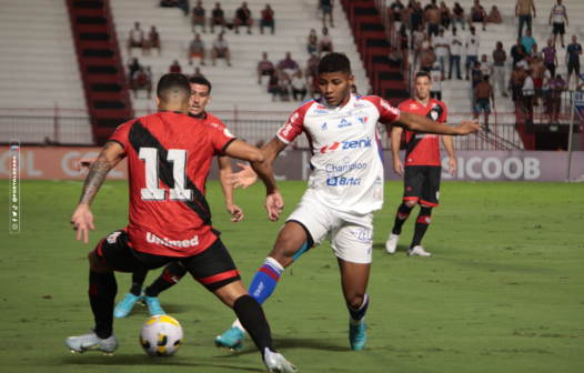 Fortaleza vence o Atlético-GO e deixa a lanterna do Brasileirão