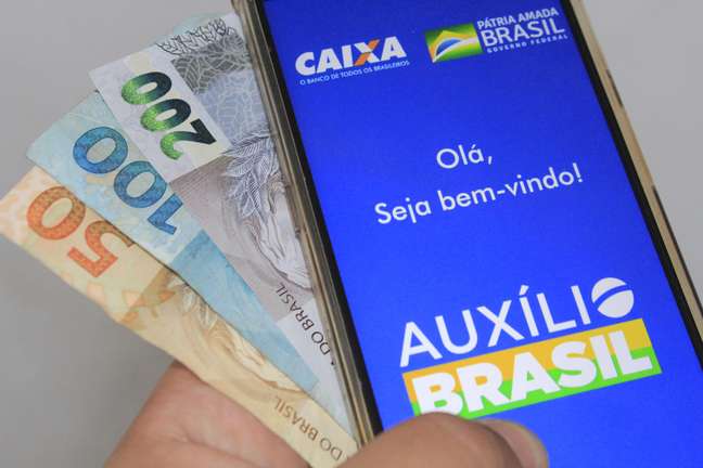 Auxílio Brasil: governo altera datas de pagamento da 4ª parcela; veja o novo calendário