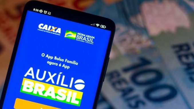 Auxílio Brasil pode aumentar em breve; entenda a proposta