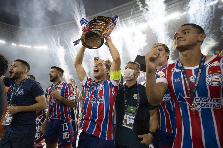 Nos pênaltis, Bahia vence o Ceará no Castelão e fica com o título da Copa do Nordeste