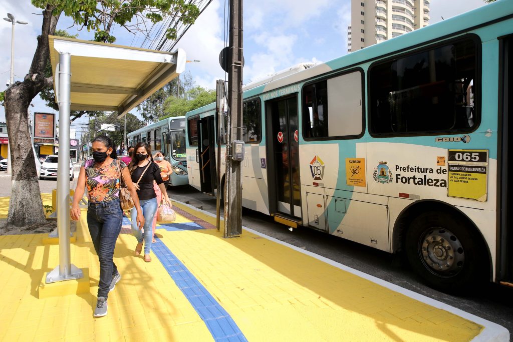 Bairro de Fátima recebe primeiro ponto do projeto Parada Segura, em Fortaleza