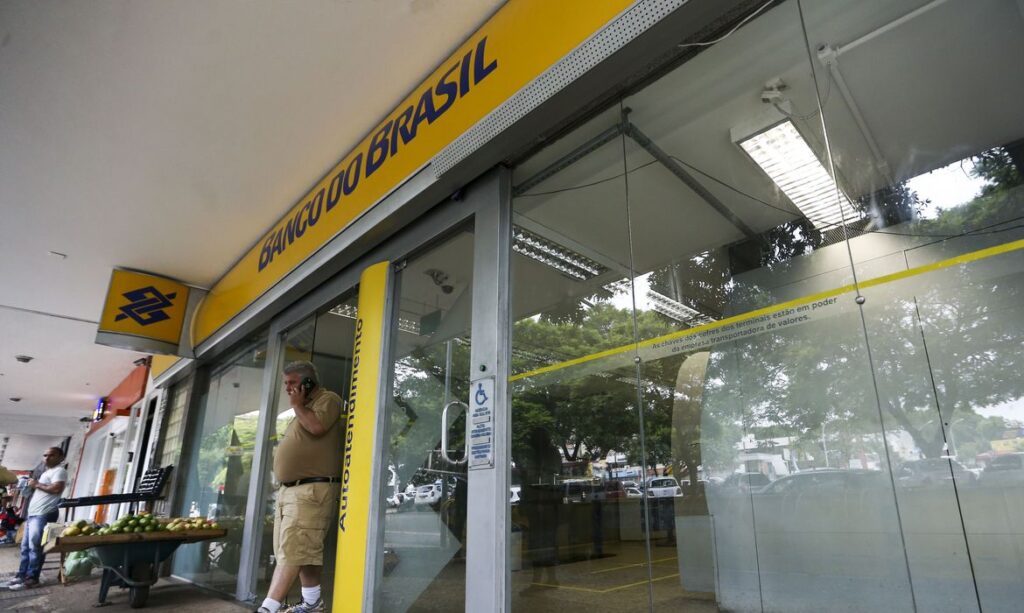 Banco do Brasil anuncia plano de demissão voluntária para cinco mil funcionários